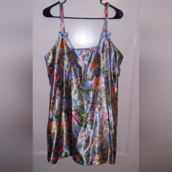 Vintage Night gown - Picture 4 of 6